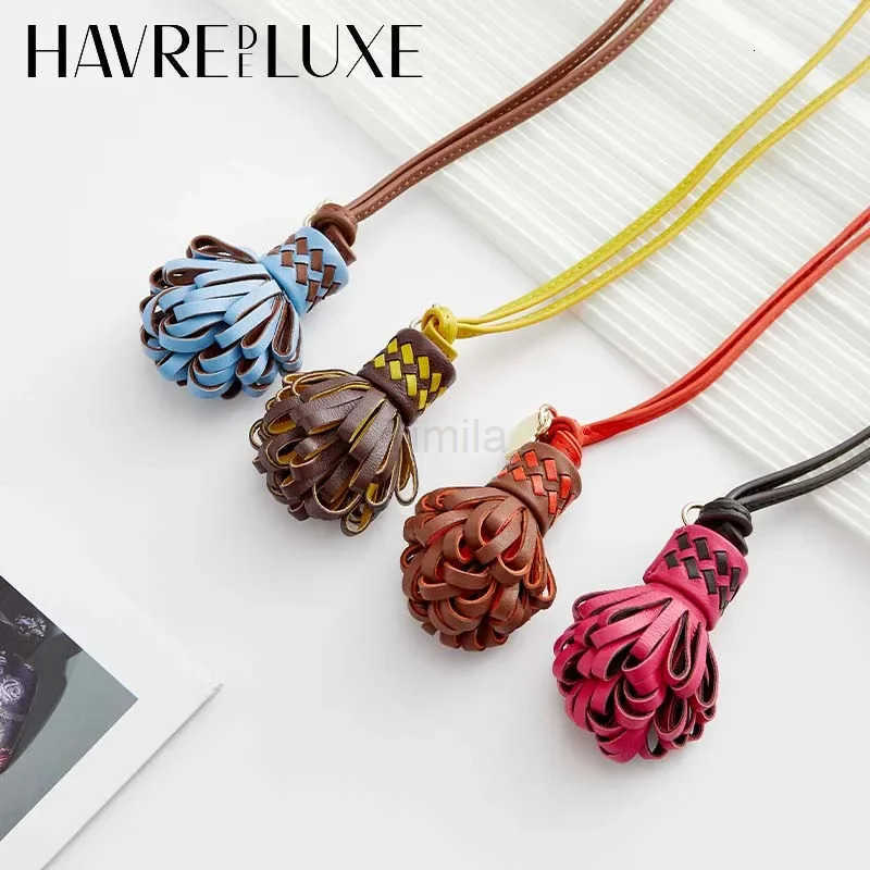 Tassel Flower Bag Charm for Womens Bag Handmade Genuine Leather Fashion High-end Leather Keychain Bag Accessories U250822