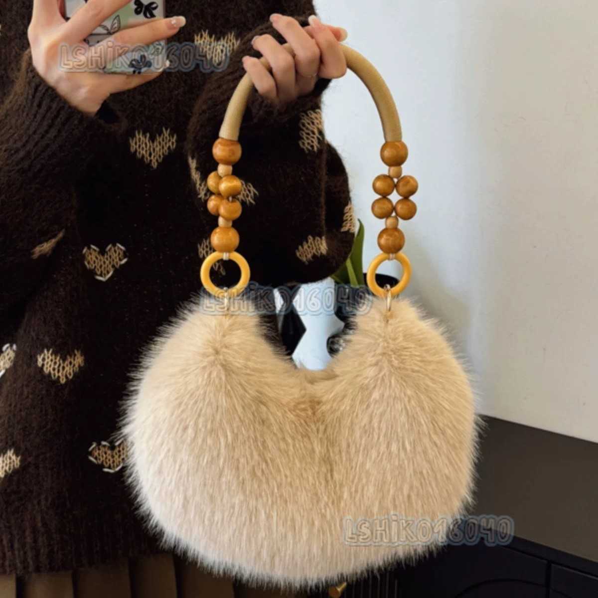 Fluffy Plush Bag for Women Large Capacity Handbag Autumn and Winter Niche Shoulder Underarm Bag Casual Handheld Dumpling Bag New H250821