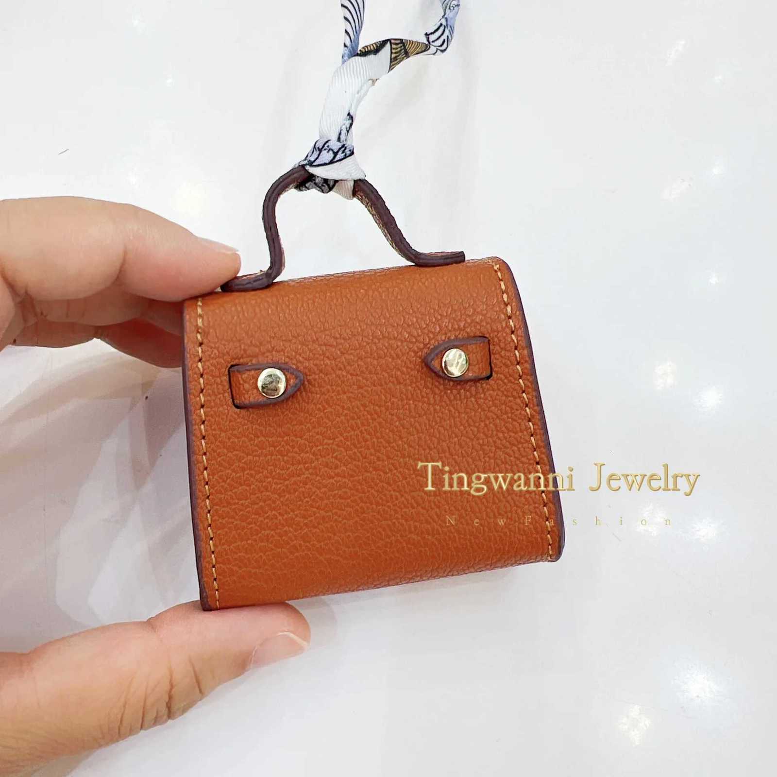 Fashion Mini Bag Pendant Charm for Women Cute Earphone Lipstick Bag Car Key Chain Trendy Pendant Purse Accessory Z250822