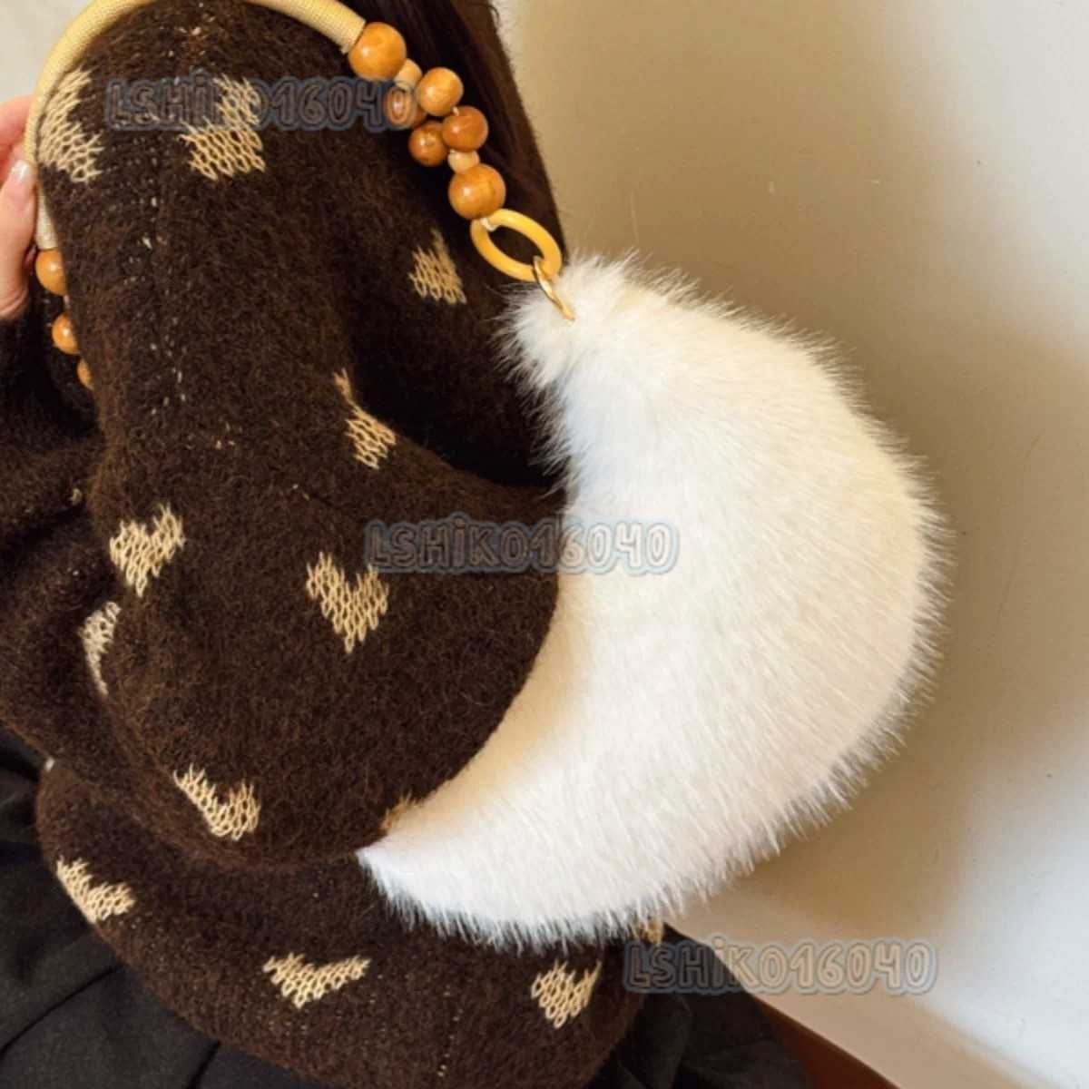 Fluffy Plush Bag for Women Large Capacity Handbag Autumn and Winter Niche Shoulder Underarm Bag Casual Handheld Dumpling Bag New H250821