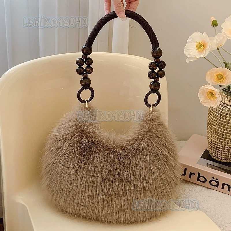 Fluffy Plush Bag for Women Large Capacity Handbag Autumn and Winter Niche Shoulder Underarm Bag Casual Handheld Dumpling Bag New H250821