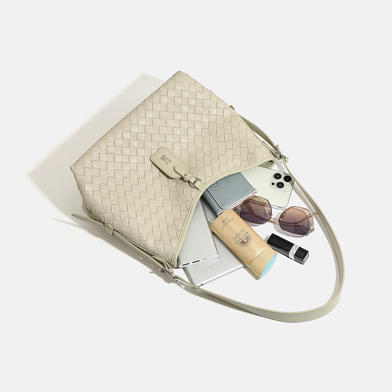 Fashionable Unisex Designer Crossbody Wallets - Elegant Evening Bags Made of Premium Material