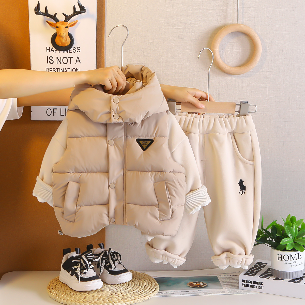 2025 New Arrival Boys' Winter Fleece Lined Hooded Vest Fashionable Warm Baby Toddler Winter Outfit 3 pieces
