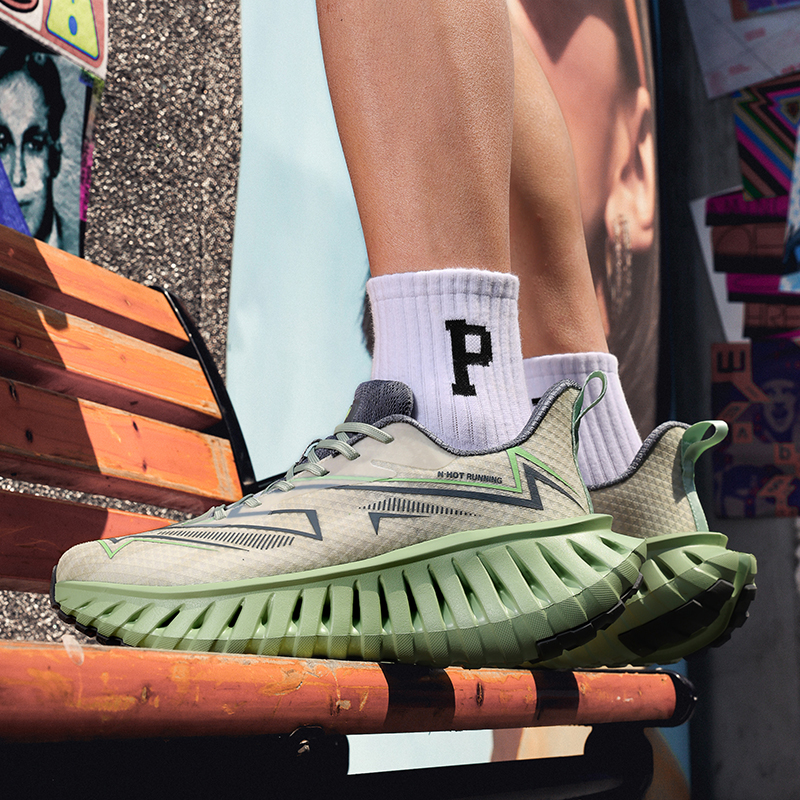 N HOT Designer shoes free shipping Running Shoes Mens shoes are comfortable thick soled wearresistant versatile fashionable running shoes