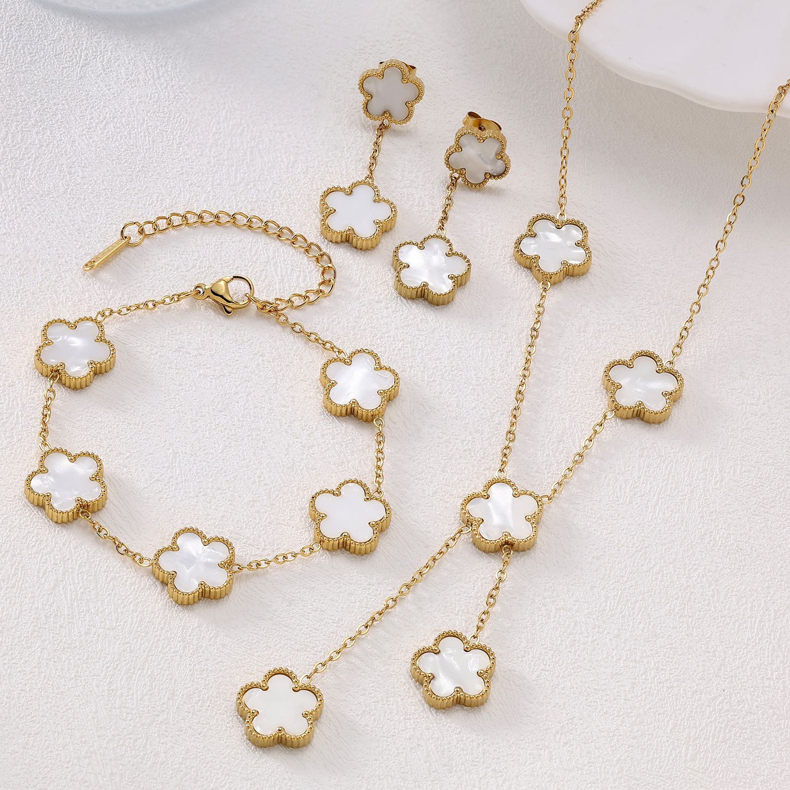 Hot New Titanium Steel Double-Sided Five-Leaf Flower Bracelet Necklace Earrings Three-Piece Set for Women Fashion