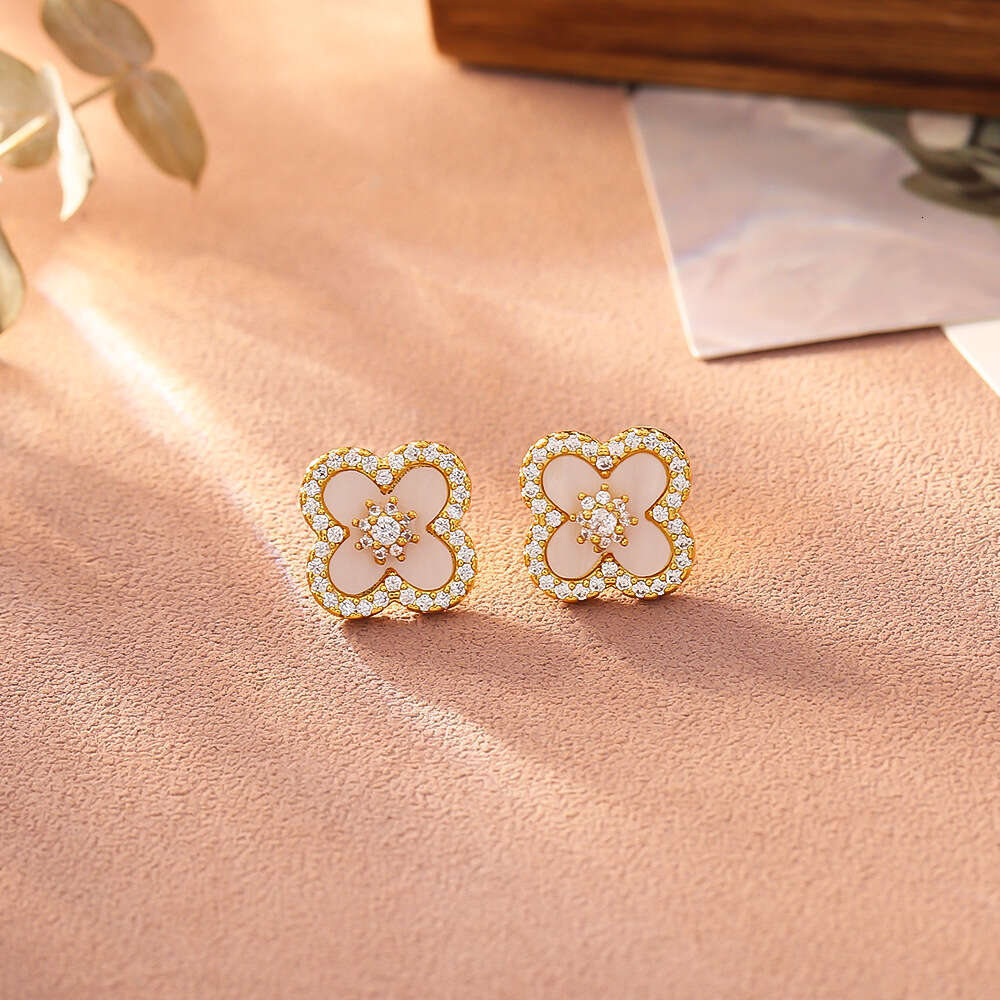 Luxury jewelry designer bracelet Natural Shell-of-Pearl Lucky 4-leaf Clover Inlaid Zircon Hollow Bracelet High-End Niche Design Exquisite Versatile Je - view 7