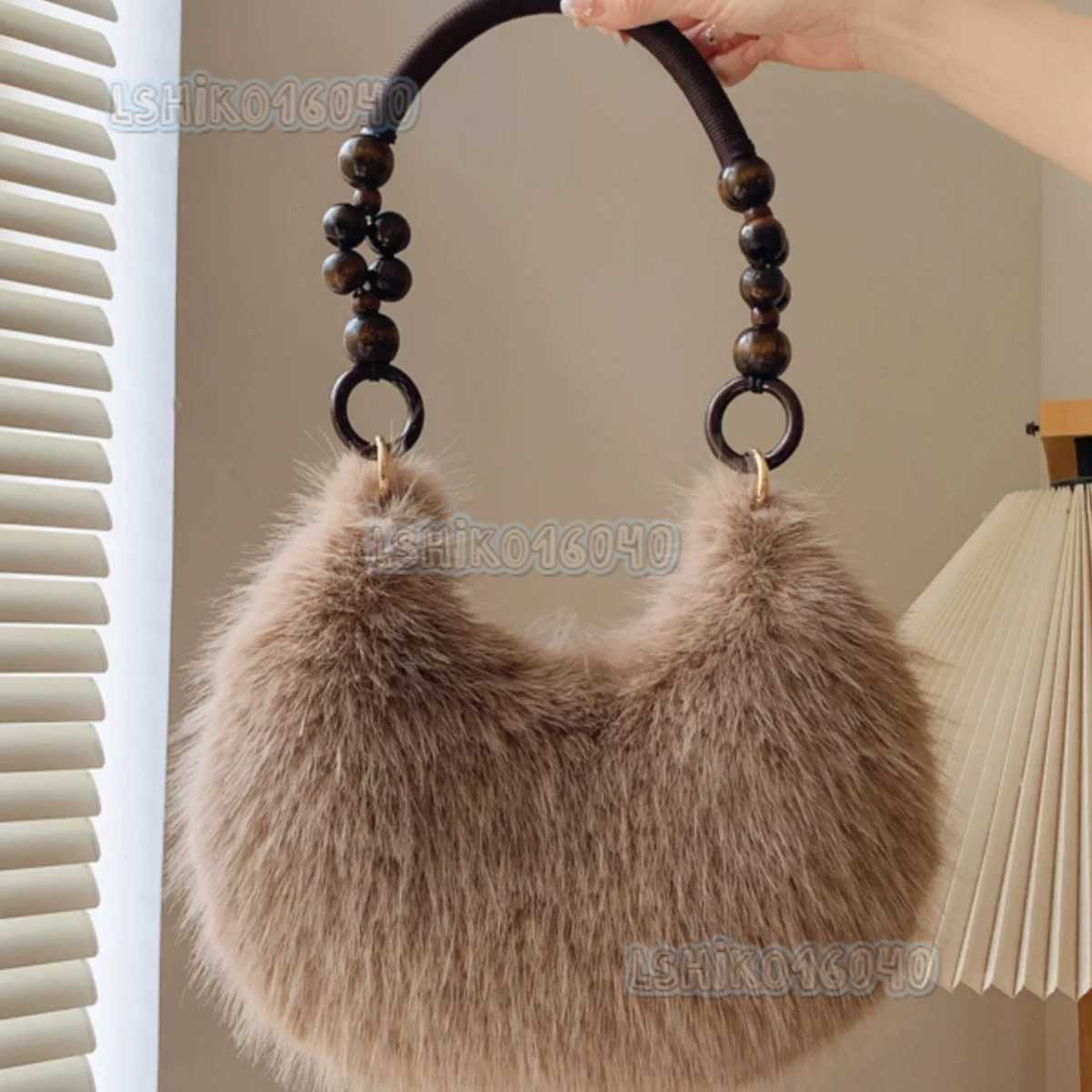Fluffy Plush Bag for Women Large Capacity Handbag Autumn and Winter Niche Shoulder Underarm Bag Casual Handheld Dumpling Bag New H250821