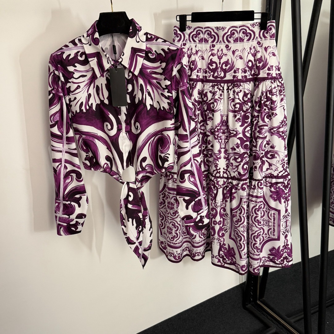 AAAA ss203 luxury heels hoodie New style suit retro pattern print one-shoulder short-sleeved tube top + skirt