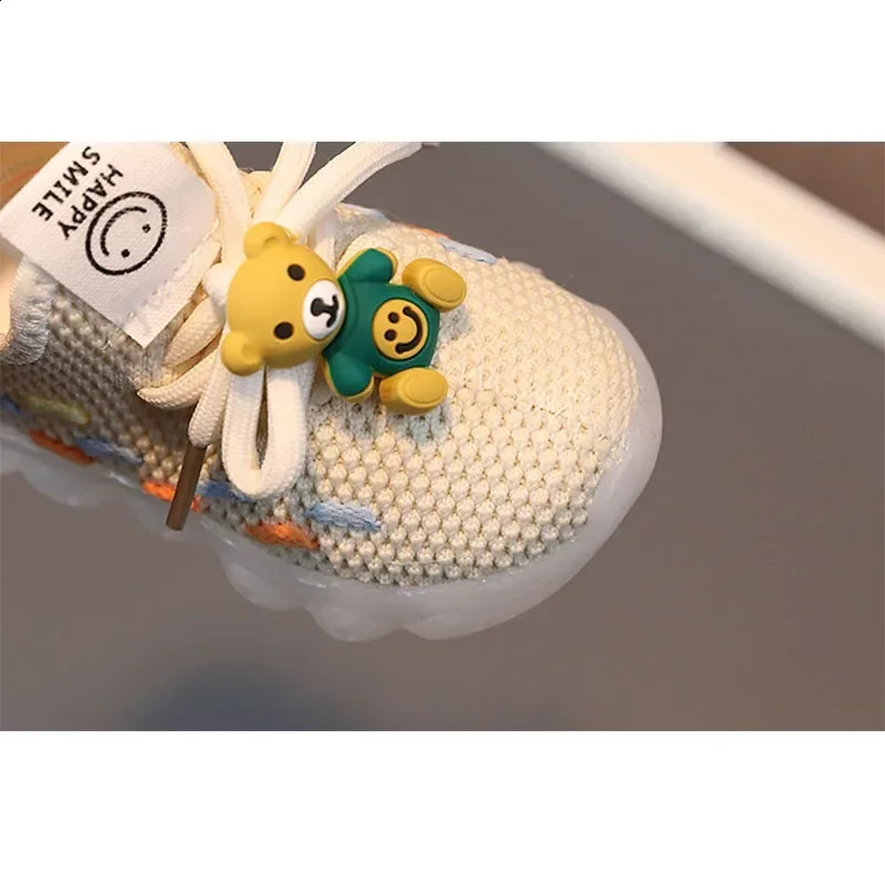 Fashion rens Luminous Sneakers LED Flashing Shoes for s Casual Shoes Spring Autumn Toddler Sports Shoes 250821