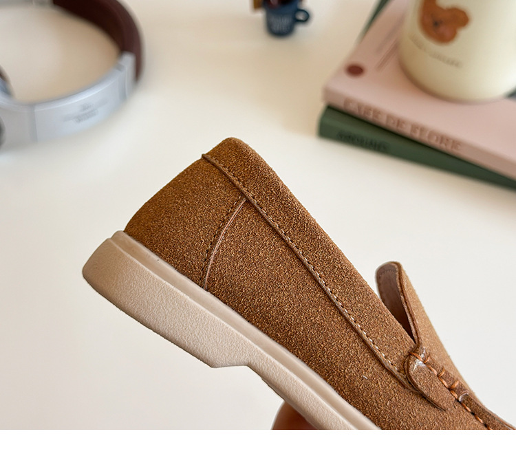 Kid's Fashion Casual Designer's New Boys' and Girls' Soft Bottom Comfortable Board Outdoor High Beauty Small Leather Shoes Size 31