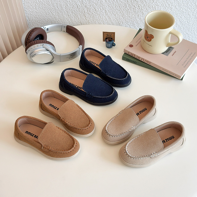 Kid's Fashion Casual Designer's New Boys' and Girls' Soft Bottom Comfortable Board Outdoor High Beauty Small Leather Shoes Size 31