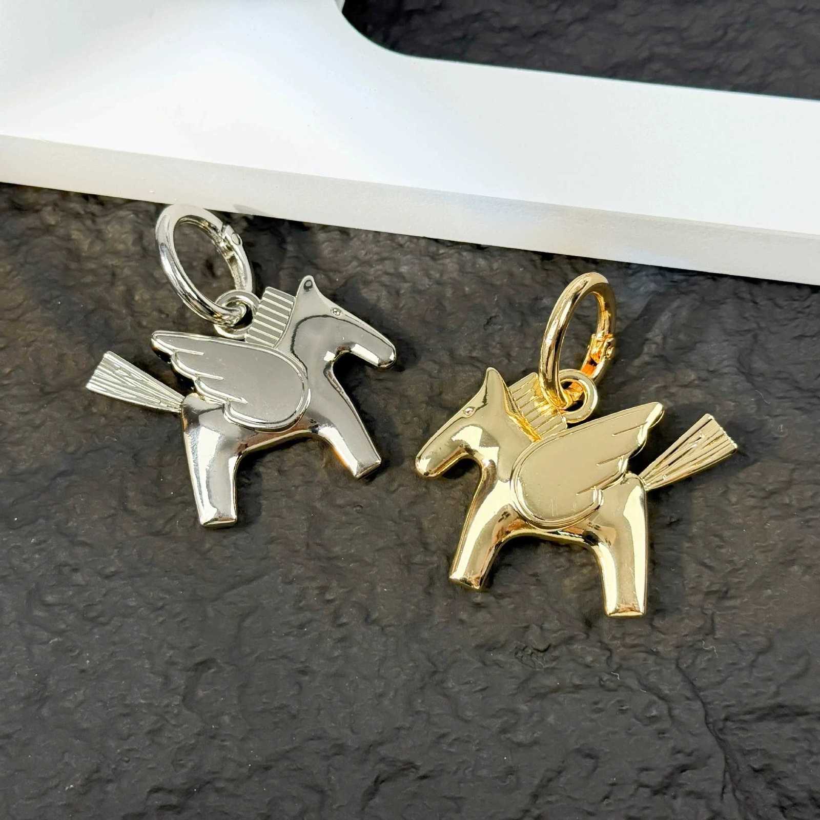 Alloy Horse Keychain Pendant for Ladies Women Bag Horse Charm Handmade Charm for Home Bag Car Decoration Accessories Gifts XJ250822