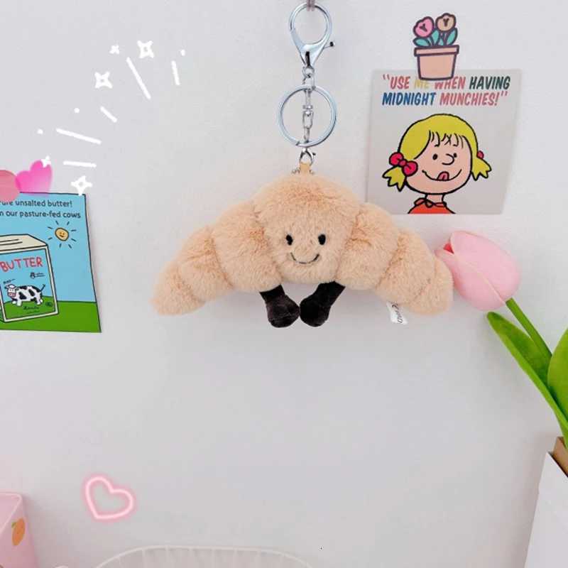 2025 New Cartoon Croissant Bread Keychain Pendant Kawaii Creative Plush Doll Bag Charm Pendant Cute Doll Car Keychain Girl Gift Z250822