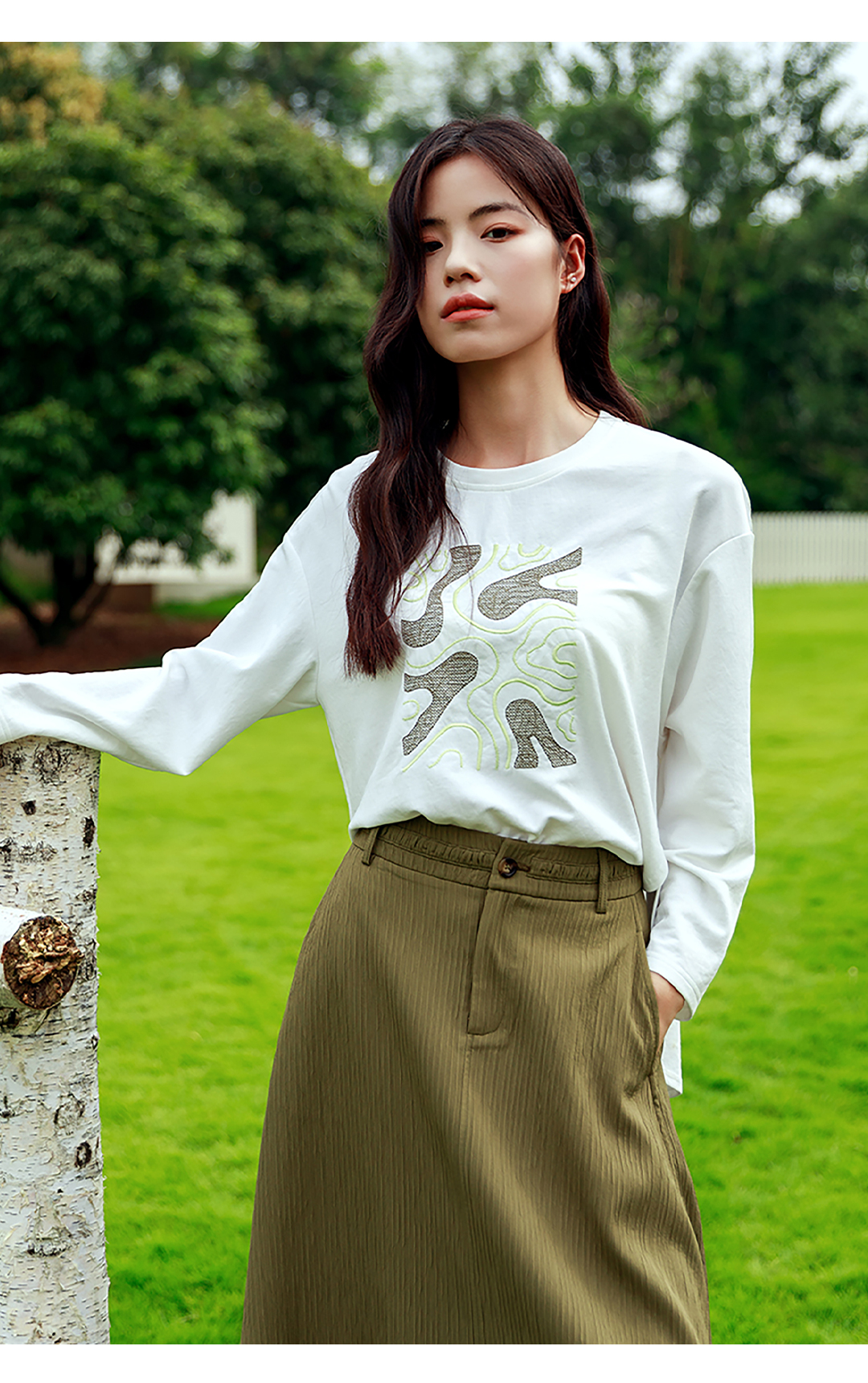 Stylish Womens Casual Printed long-sleeved T-shirt with Round Collar & Relaxed Fit Perfect for Everyday Wear