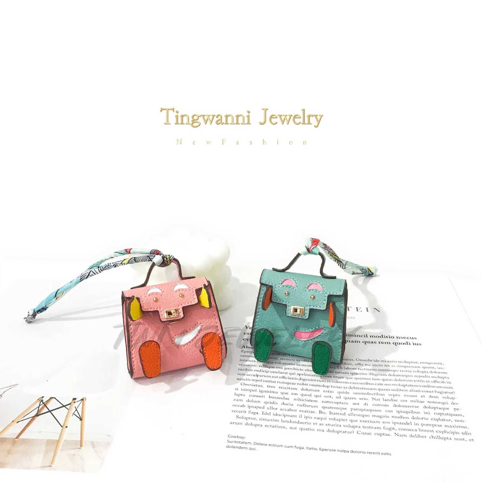 Fashion Mini Bag Pendant Charm for Women Cute Earphone Lipstick Bag Car Key Chain Trendy Pendant Purse Accessory Z250822