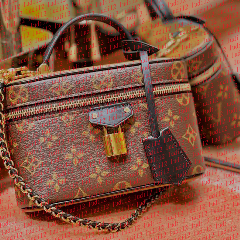 10A Top quality New vanity chain pouch Womens crossbody shoulder bag Original designer handbag mirror quality leather chain bags expensive tote Lock Makeup Bag 2025