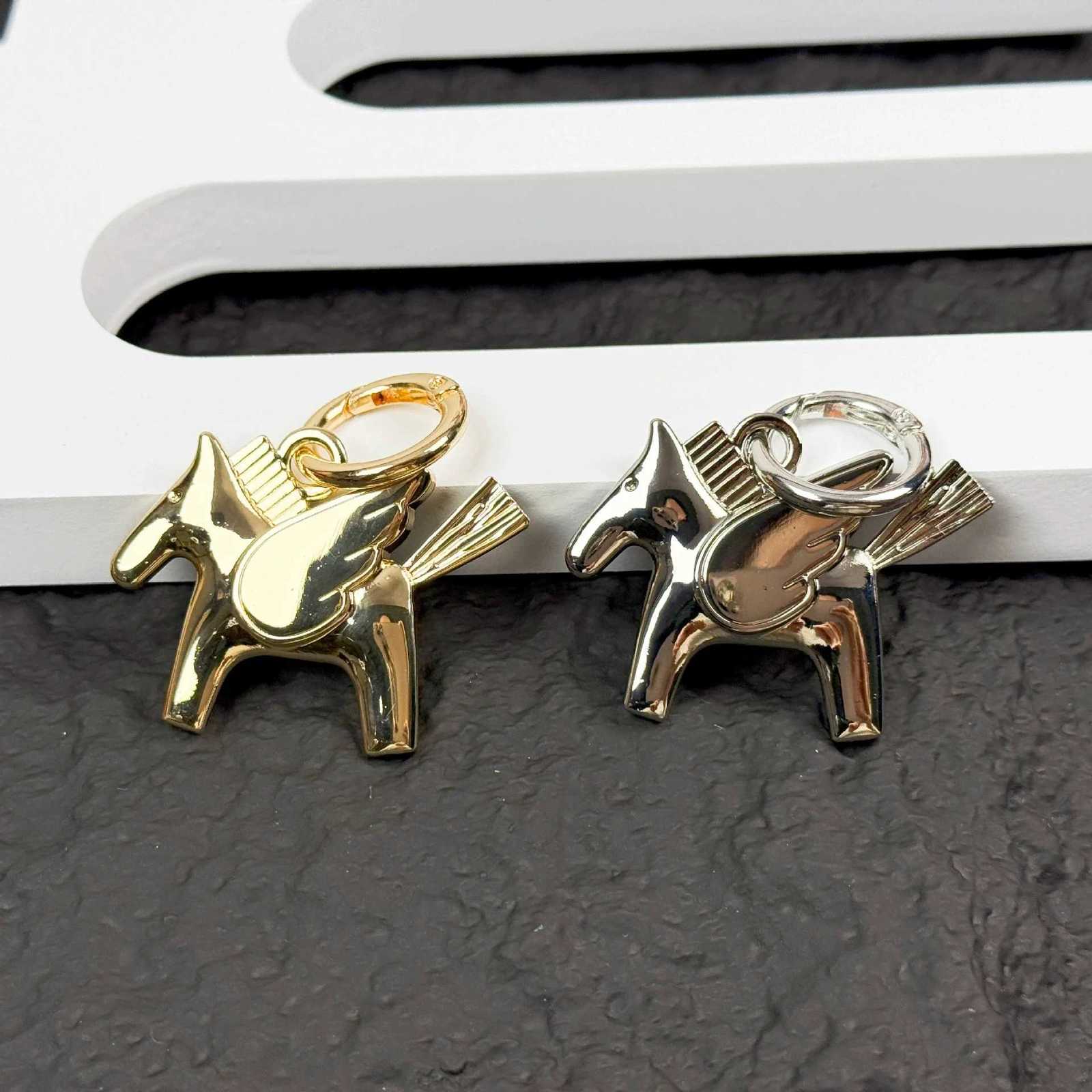 Alloy Horse Keychain Pendant for Ladies Women Bag Horse Charm Handmade Charm for Home Bag Car Decoration Accessories Gifts XJ250822
