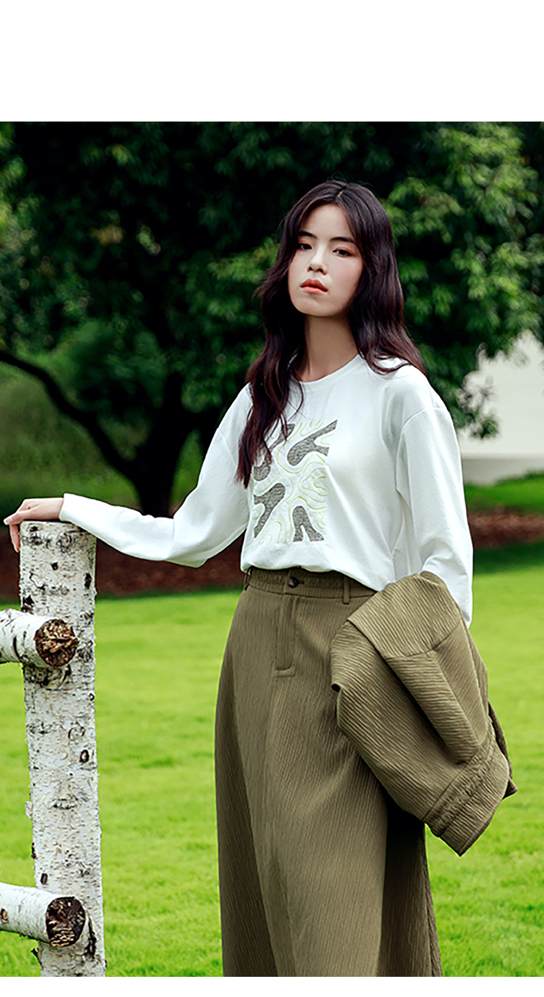 Stylish Womens Casual Printed long-sleeved T-shirt with Round Collar & Relaxed Fit Perfect for Everyday Wear