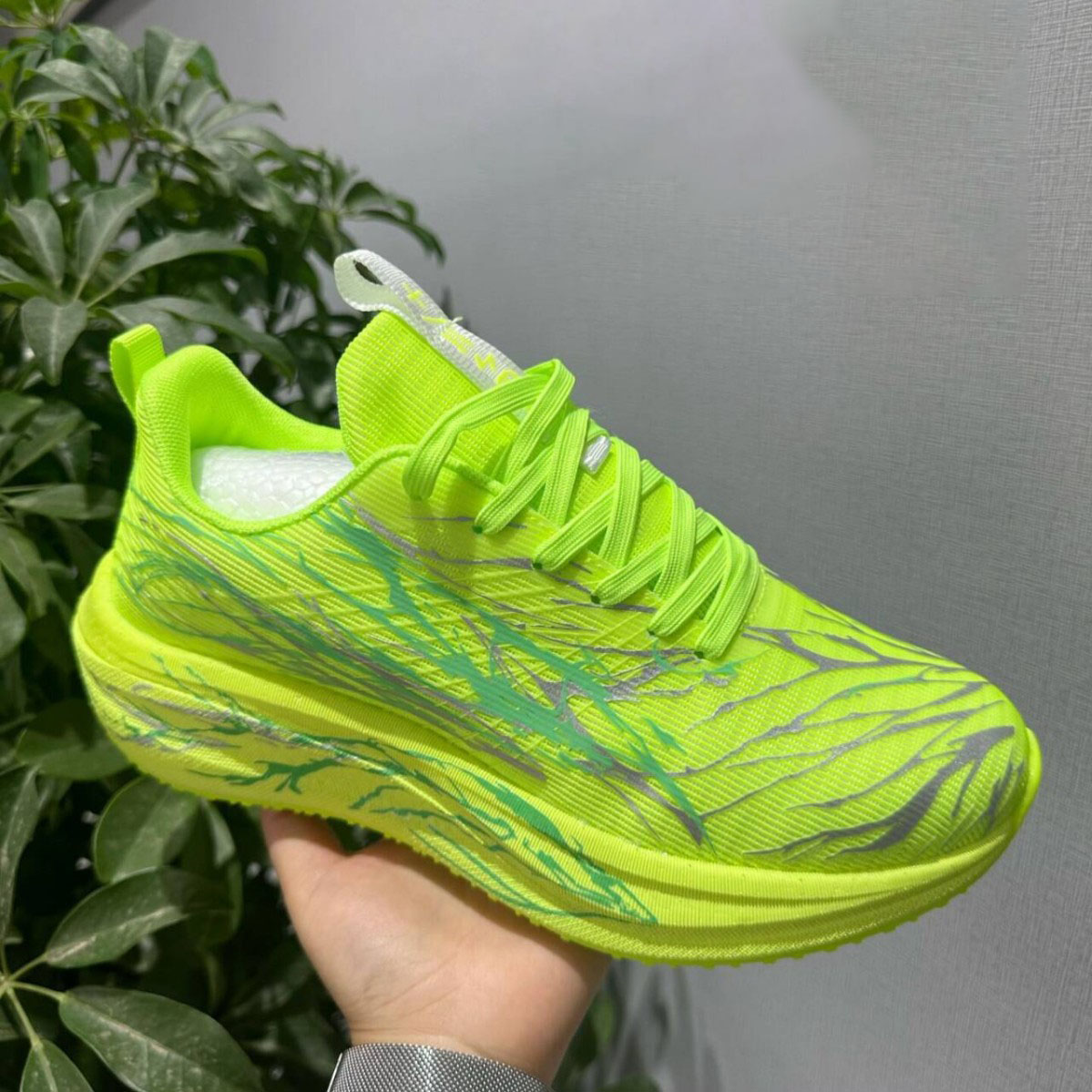 designer running shoes new ultra-light real-bounce soft-soled shock-absorbing sports shoes unisex wear-resistant anti-slip racing carbon plate running