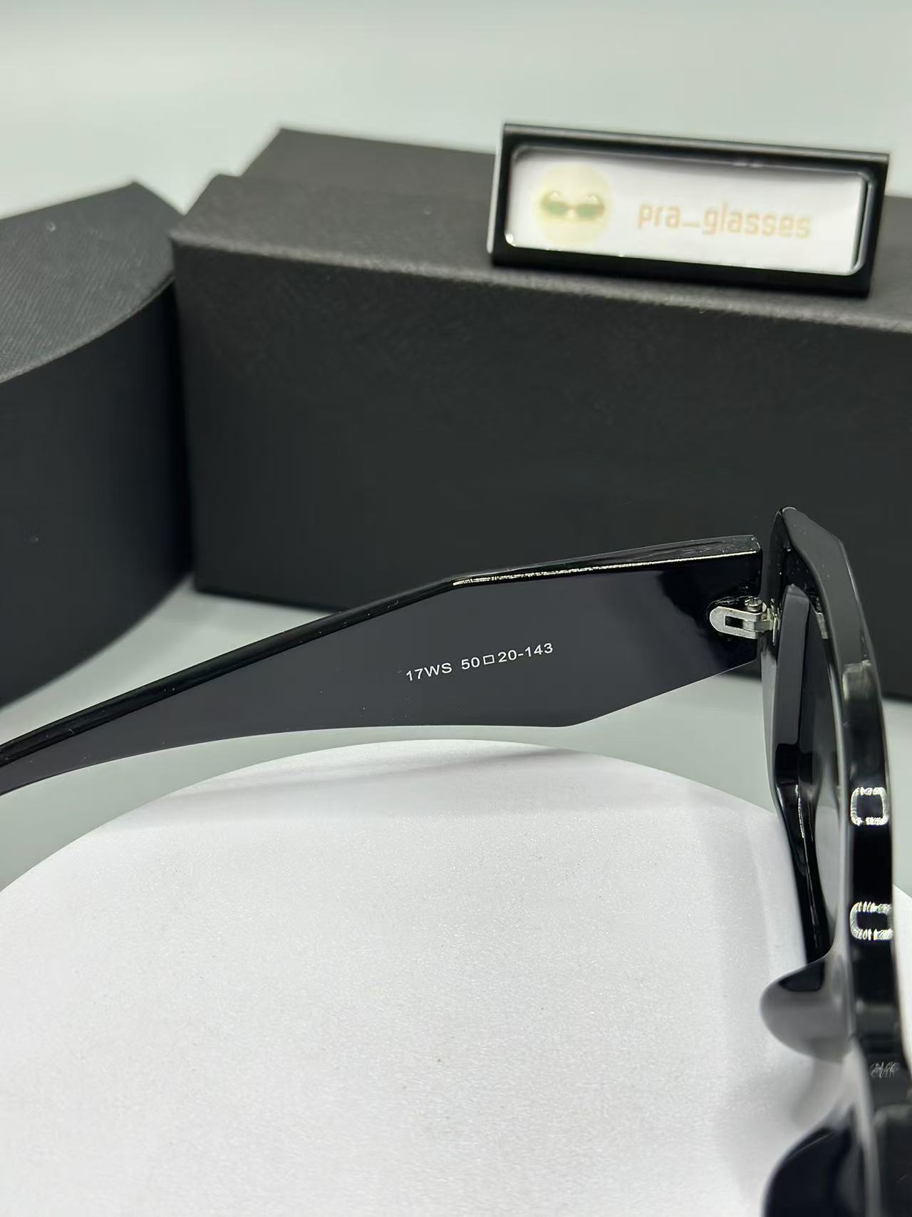 luxury Designer Sunglasses Womens Mens Wearing Outdoor Shades Fashion Senior Eyewear For Women Eyeglasses Frame Vintage Sun Glasses Triangular Signatu