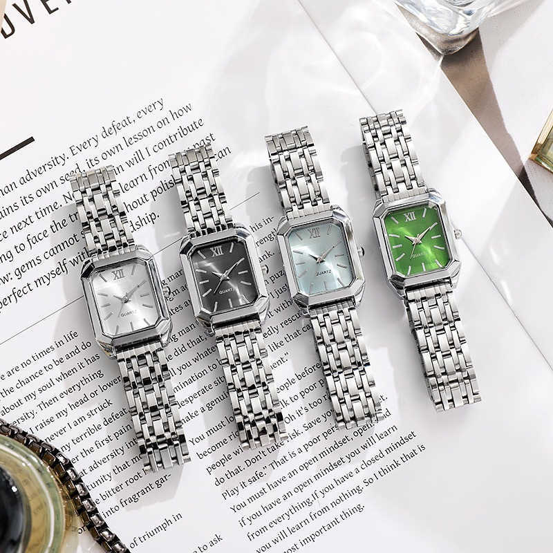 The new square, retro, niche, fashionable and high-end ladies' watch features a light luxury style W250704