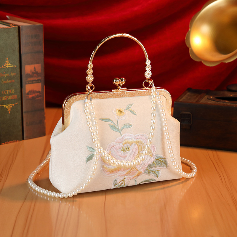 New Evening Bag Flower Embroidery Cheongsam Bag Hot Selling Elegant Chain Small Bag Evening Bag Womens Bag 250226
