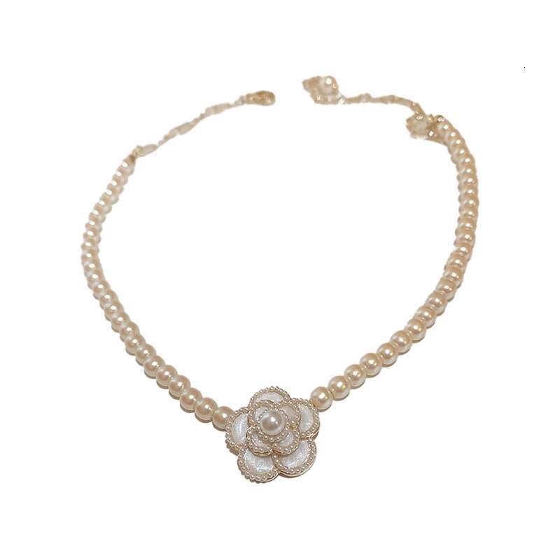 Luxury Gift Pearl Necklace New Autumn Vintage Design Gifts JewelryCharm Womens Pendant Necklace Love Gold Plated Necklace Classic