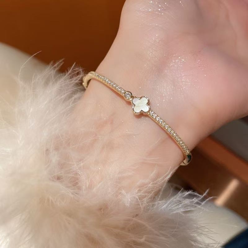 Bracelet light niche exquisite versatile temperament four leaf clover zircon copper plated bracelet for women