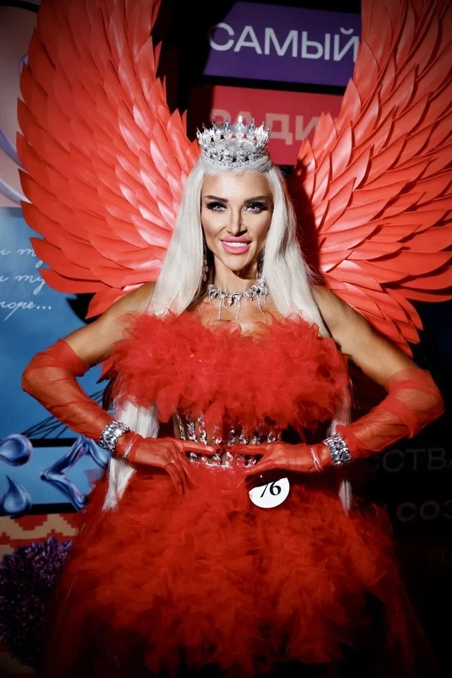 Costume bar Valentines Day powder puff gauze skirt diamond dress female singer and dance team 250823