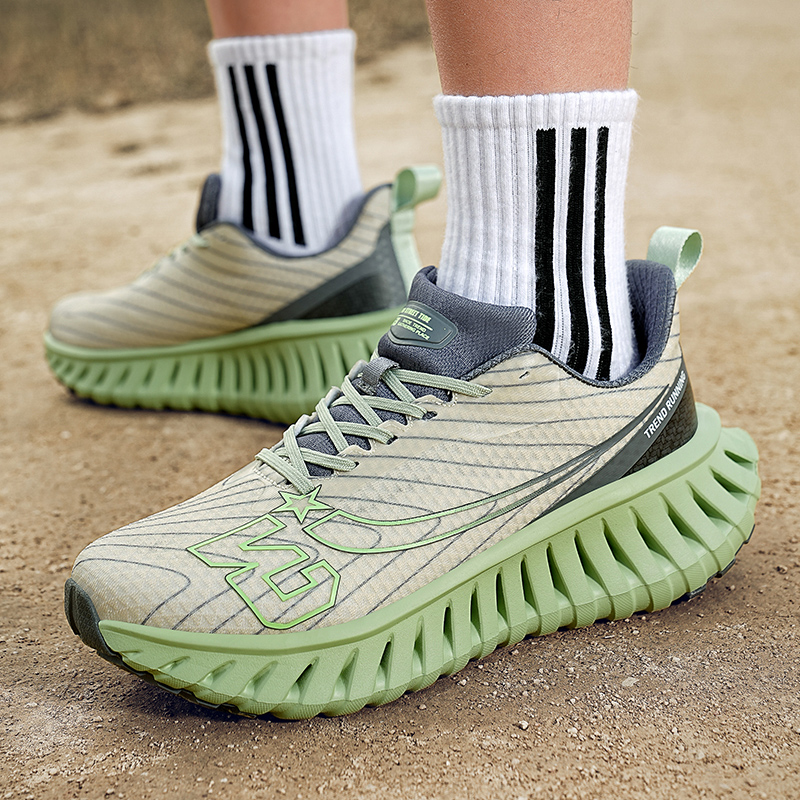 N HOT Designer free shipping Running Shoes Running shoes lightweight shockabsorbing anti slip sports shoes mens shoes