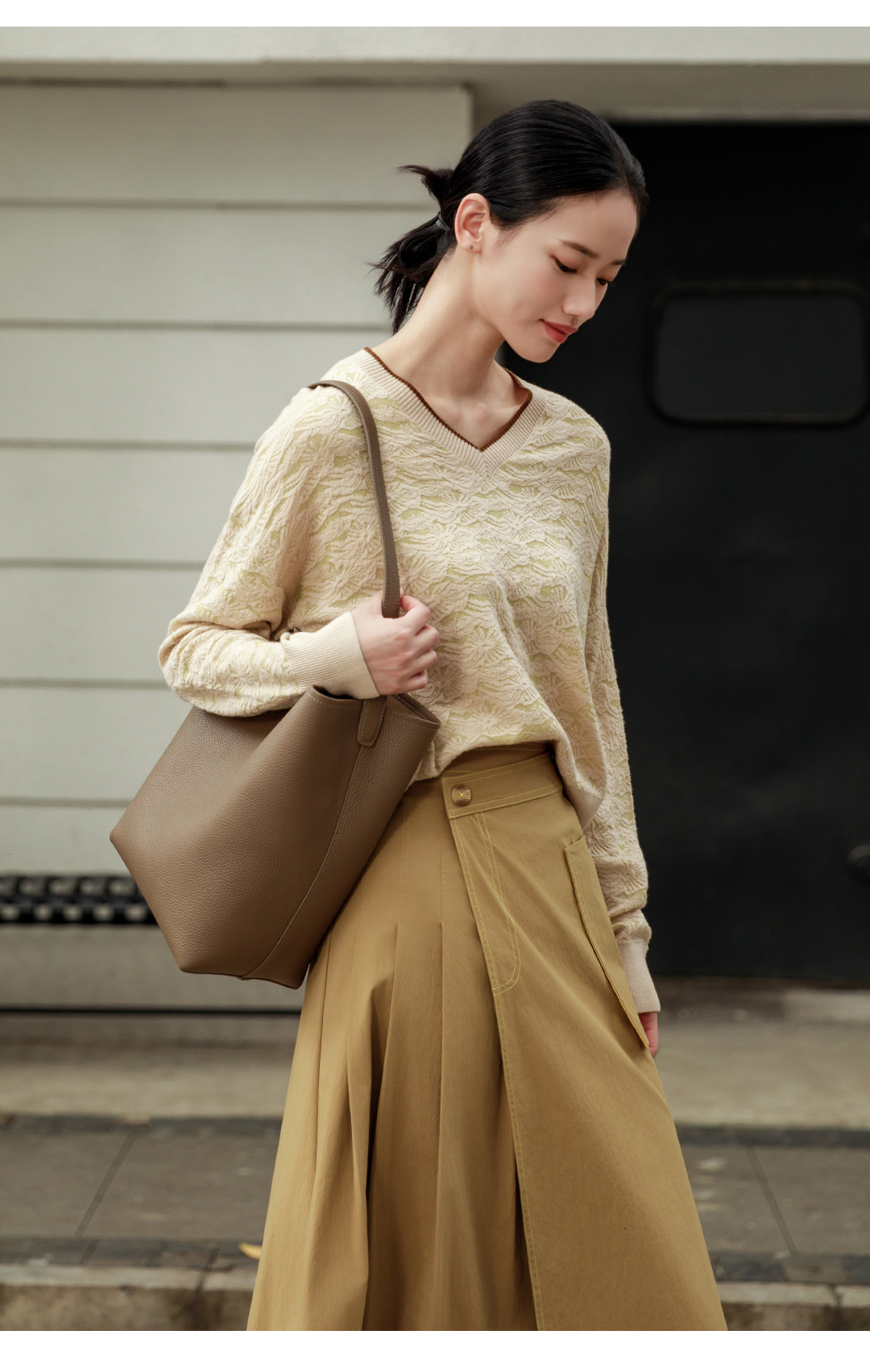 Women's V-neck Knitted Sweater - Stylish Wool Blend Long Sleeve Pullover for Fall/Winter - A40518