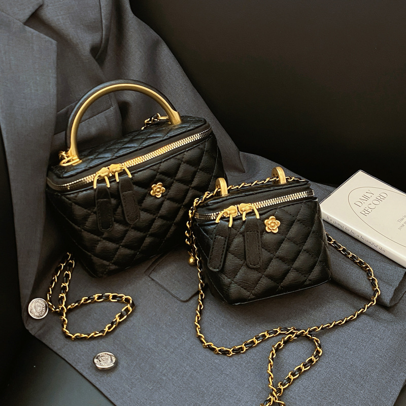 Designer Bag Luxury Bag Mini Bag Shoulder Bag Purse Lingerie Embroidery Line Small Square Bag Female 2025 New Fashion Chain Crossbody Bag Luxury Handbag Cosmetic Bag
