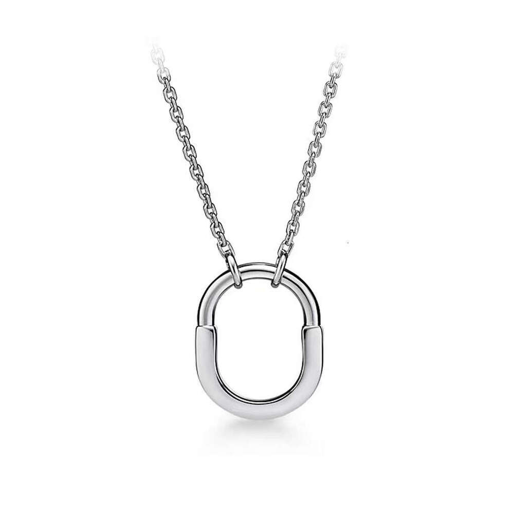 luxury jewelry Pendant Necklace Fashion Upscale Stainless Original Sier Love Necklace Female Pendant Jewelry Gift Clav necklaces