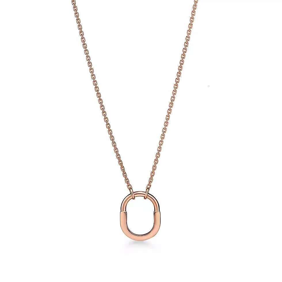 luxury jewelry Pendant Necklace Fashion Upscale Stainless Original Sier Love Necklace Female Pendant Jewelry Gift Clav necklaces