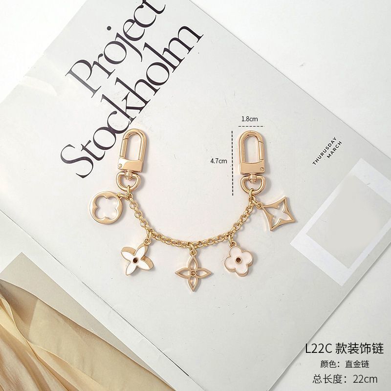 Suitable for Croissant Decoration Vintage Flower Modification Strap Bucket Bag Luxurys designer Fashion style Extension Chain Accessories Metal Pendan