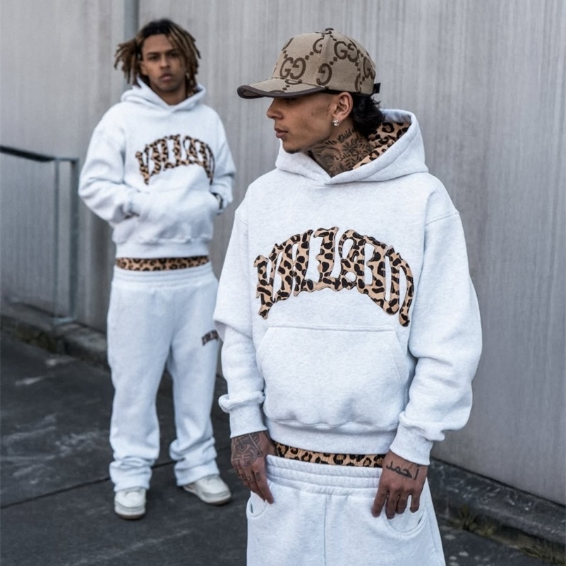 American hiphop leopard print letter embroidery men hoodie retro Harajuku street sports suit fashionable casual sweatshirts y250822