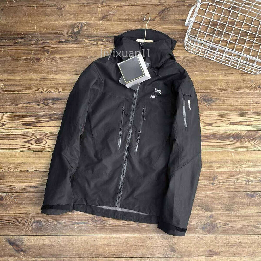 Arctertx Jacket Mens Designer Lightweight Hood Windbreaker Hard Shell Waterproof Outdoor Sports Versatile Couple Travel Hiking Climb Arcs Jackets de1