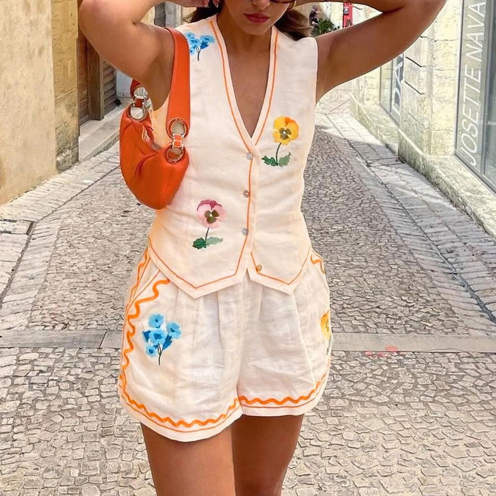 Vintage 2025 Summer Short Sets Floral Embroidery Woman 2 Piece Outfits V Neck Sleeveless Buttons Vest Top Short Pants Suit 250823