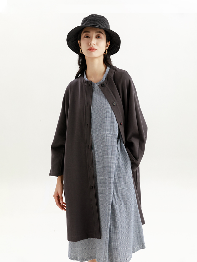 Sleek Japanese Style Women's Long Coat with Back Print Design for Casual Wear - F44103