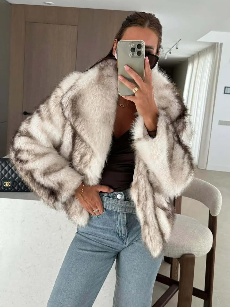 Panelled Loose Womens Faux Fur Coat Turn-down Collar Long Sleeve Short Fluffy Jacket Autumn Fashion Lady Streetwear 250822