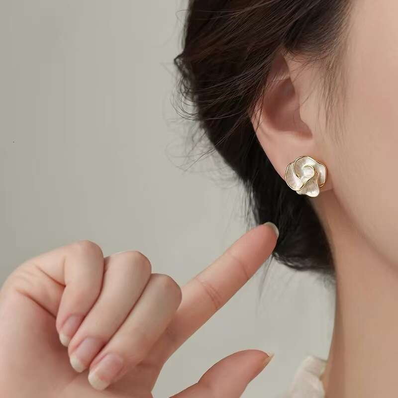 Fashion Jewelry Earrings Hot selling 18K gold-plated luxury studs geometric famous women's round diamond crystal pearl earrings