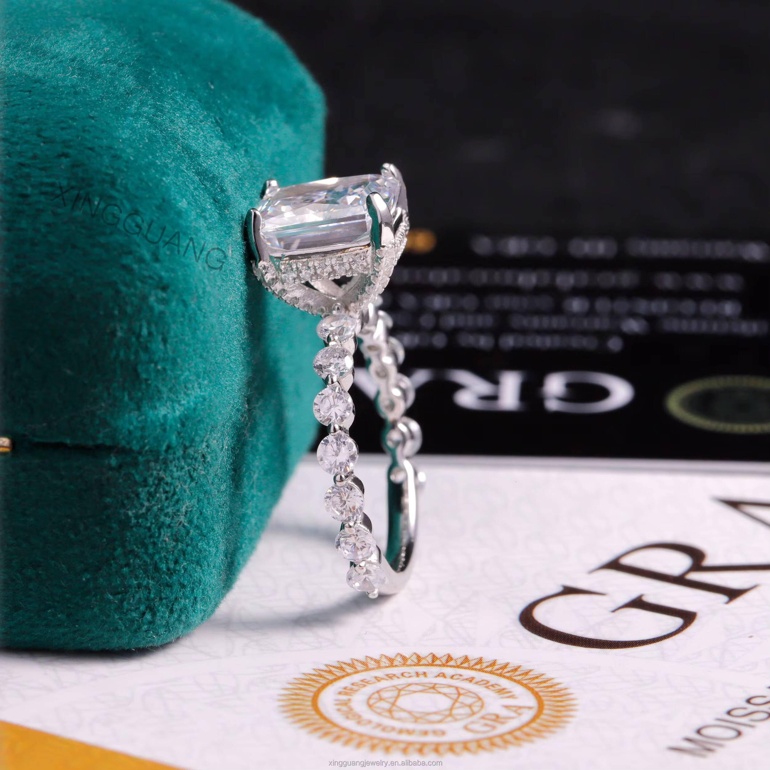 Custom 3ct Radiant Cut Moissanite Wedding Ring for Engagement 18k White Gold Plated Diamond VVS Moissanite Ring