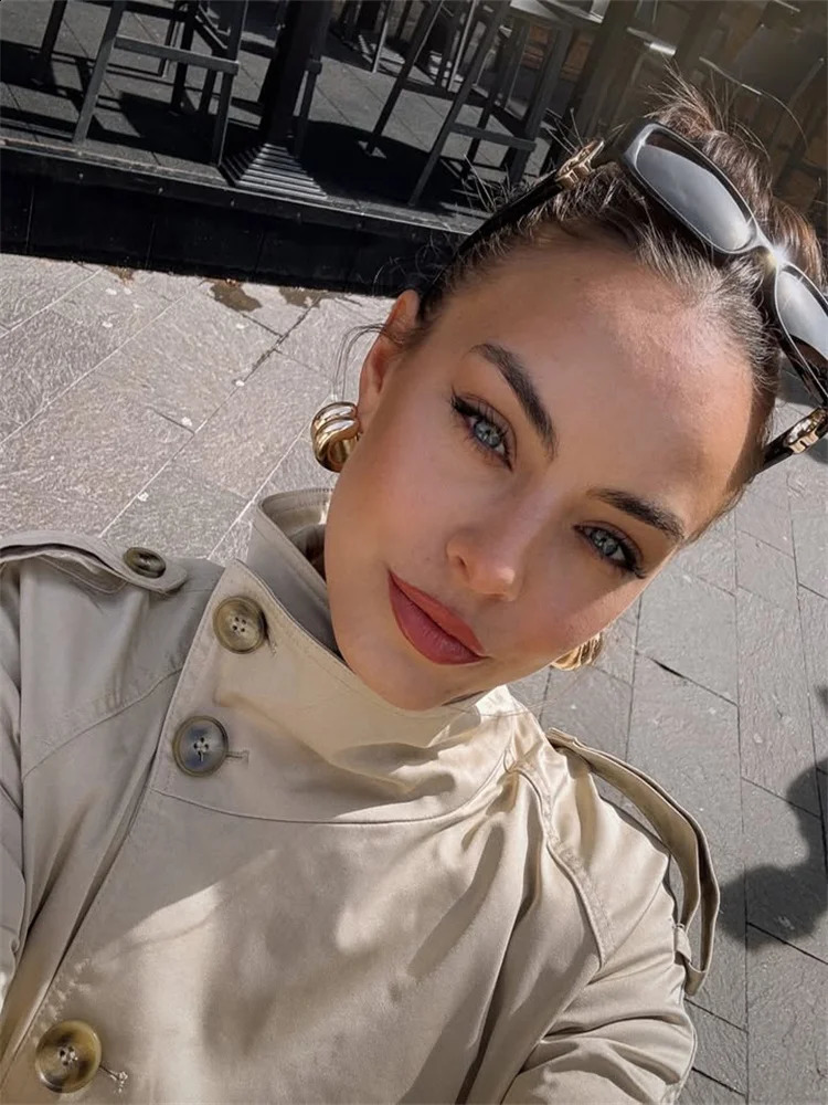 Spring Short Windbreaker Women Fashion Stand Collar Long Sleeve Double Breasted Jackets 2025 Office Lady Belt Trench Coats 250822