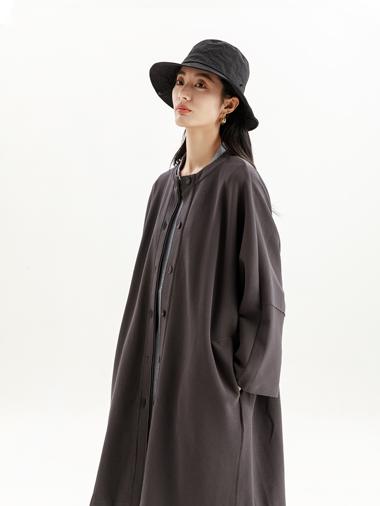 Sleek Japanese Style Women's Long Coat with Back Print Design for Casual Wear - F44103