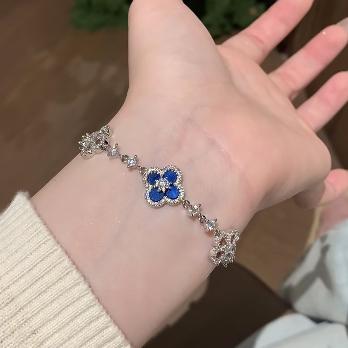 Zircon Rhombus Hollow Flower Bracelet Light High-end Feel Palace Style Elegant Jewelry