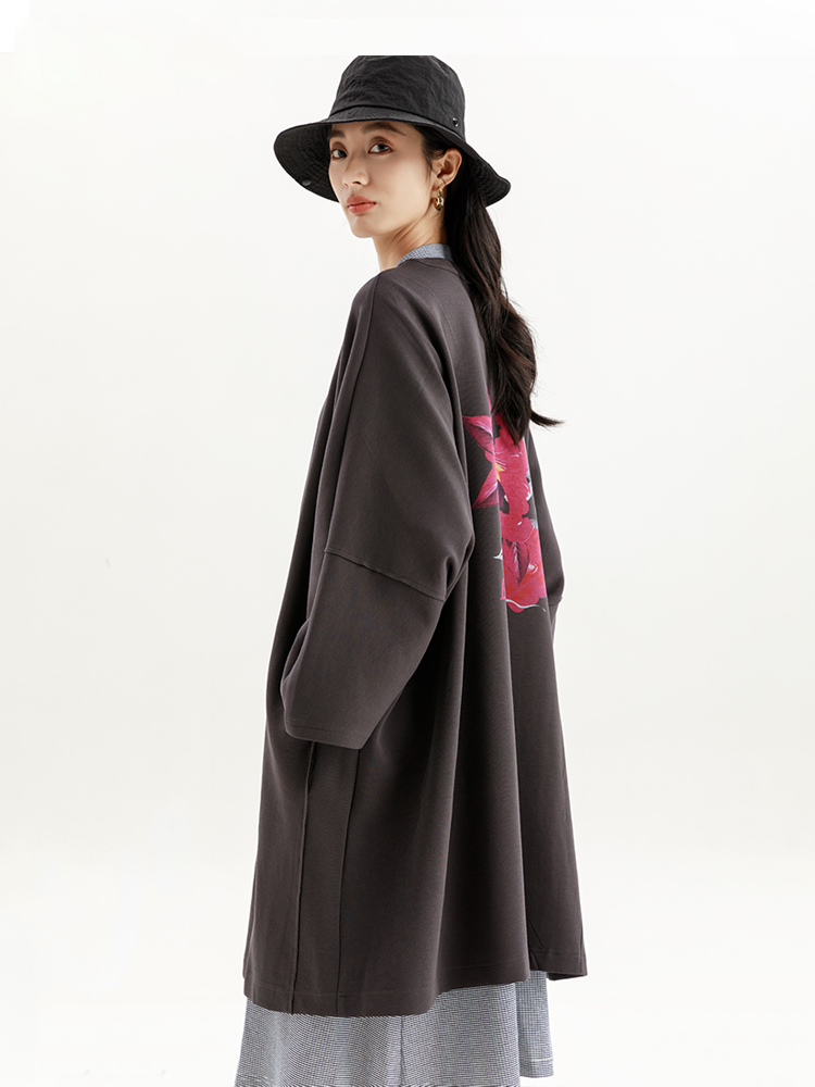 Sleek Japanese Style Women's Long Coat with Back Print Design for Casual Wear - F44103