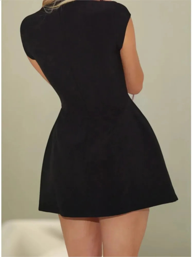Casual Pretty Sleeveless Slim Mini Dress Women Summer Sexy O Neck High Waist Black Short Dresses Elegant 250823