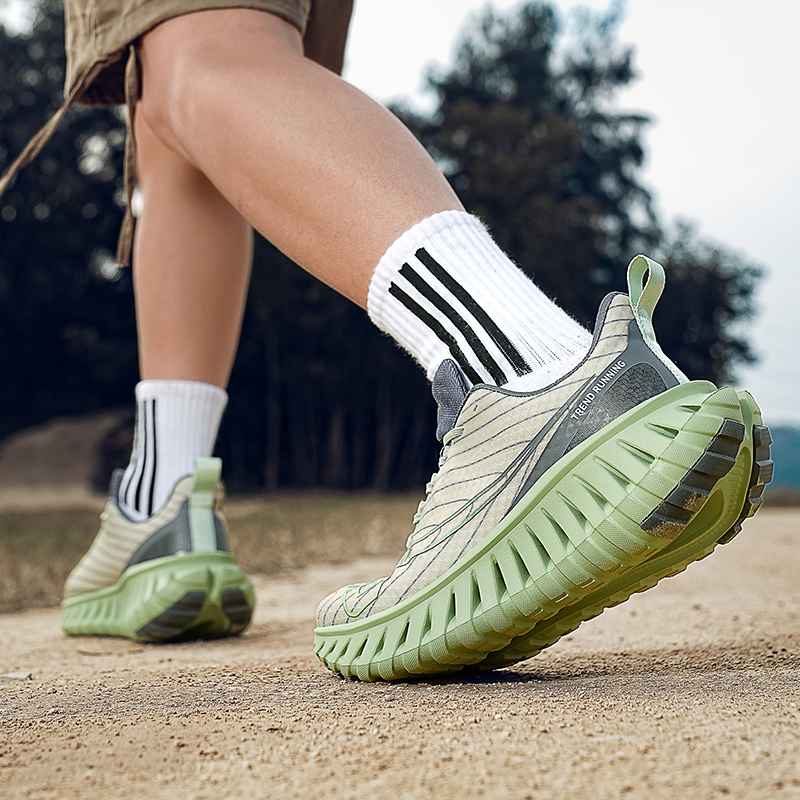 N HOT Designer free shipping Running Shoes Running shoes lightweight shockabsorbing anti slip sports shoes mens shoes