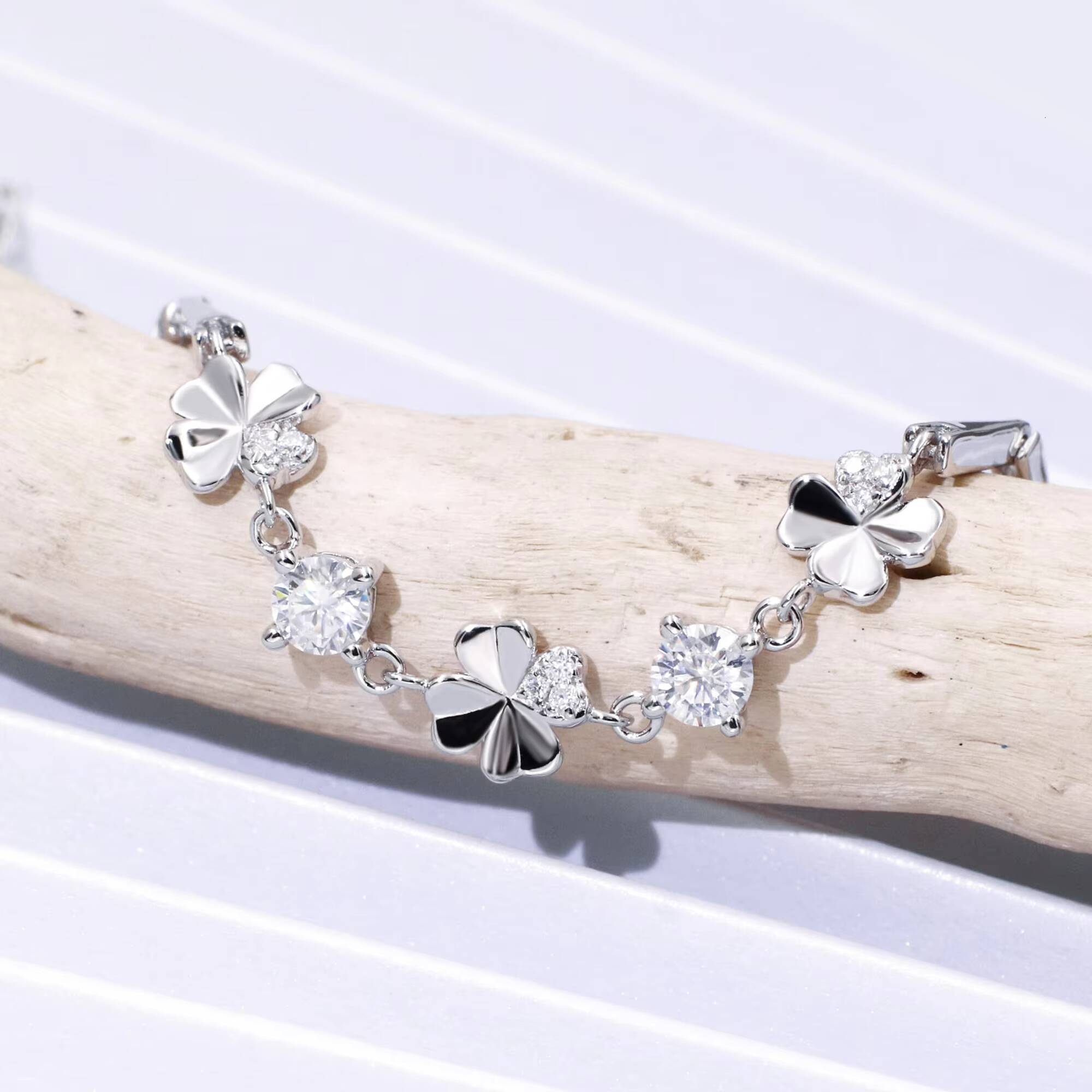 Tianyu 4 Leaf Bracelets Mossanite Jewelry Wholesale 925 Sterling Silver Charm VVS Moissanite 7mm Mini Four Leaf Clover Bracelet