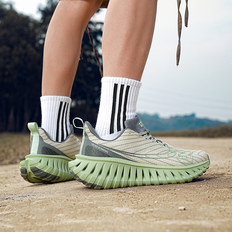 N HOT Designer free shipping Running Shoes Running shoes lightweight shockabsorbing anti slip sports shoes mens shoes